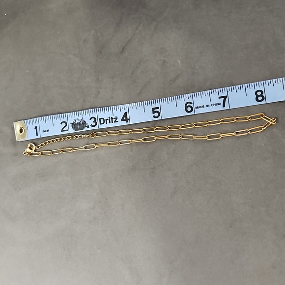 Elegant Gold-tone Chain Necklace - Picture 2 of 2